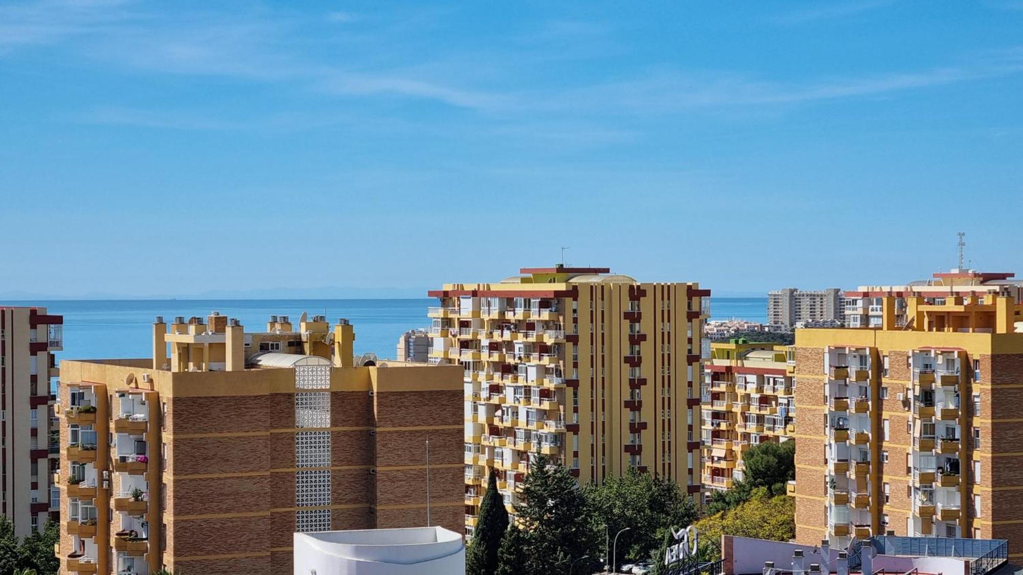 Blue Oasis Sea And Mountain Panorama Lejlighed Benalmádena Eksteriør billede