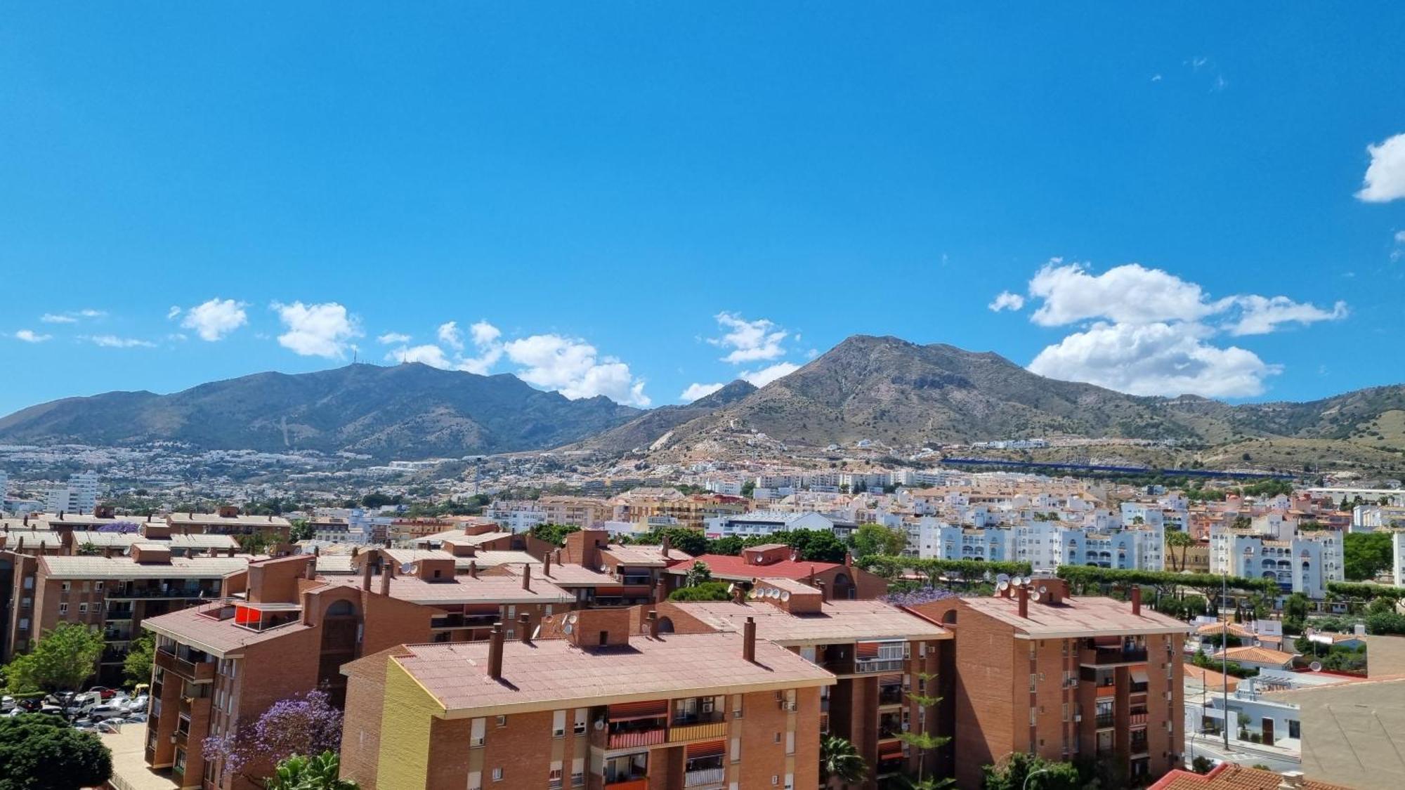 Blue Oasis Sea And Mountain Panorama Lejlighed Benalmádena Eksteriør billede